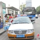 破解高峰打车难 绵阳试点出租车”错峰交班”(图)